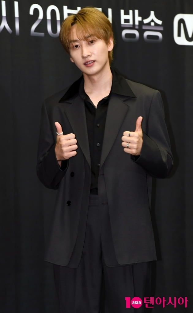 같은 날 아이유에 이어 은혁도? 소방관 위해 1억원 기부[TEN이슈]