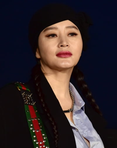 [TEN 포토] 김혜수 '20대는 못따라할 독보적 우아함'