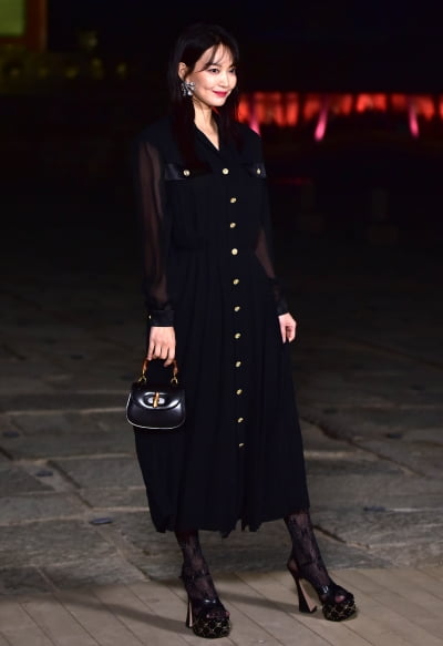 [TEN 포토] 신민아 '우아한 블랙'