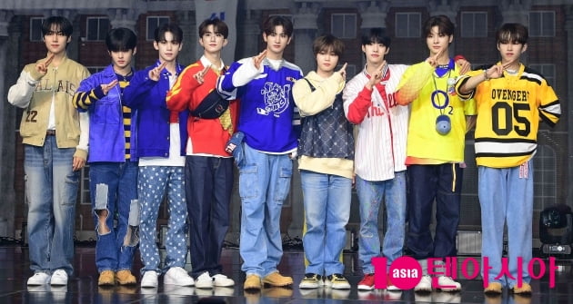 [TEN 포토] 유나이트 '타이틀곡 ‘WATERFALL로 컴백'