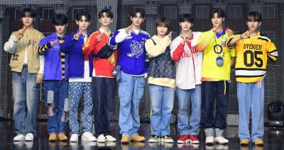 [TEN 포토] 유나이트 '타이틀곡 'WATERFALL로 컴백'