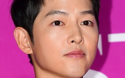 [공식] 파격 변신 예고한 송중기, '화란'으로 첫 칸 레드카펫 입성