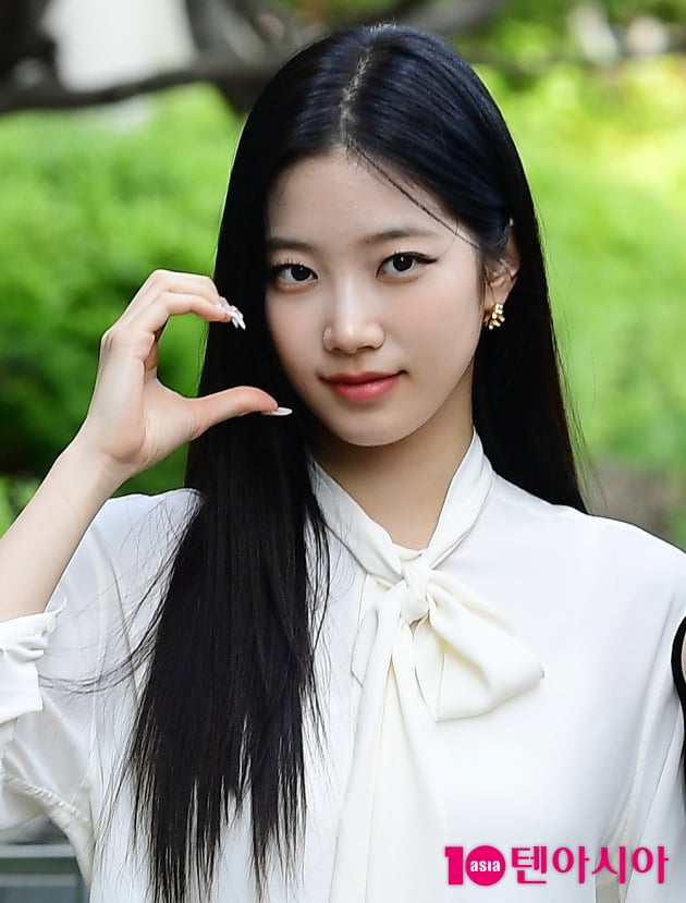 [TEN 포토] 르세라핌 카즈하 '러블리한 하트'