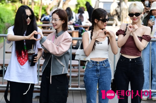 [TEN 포토] 에스파 '하트는 즐거워'