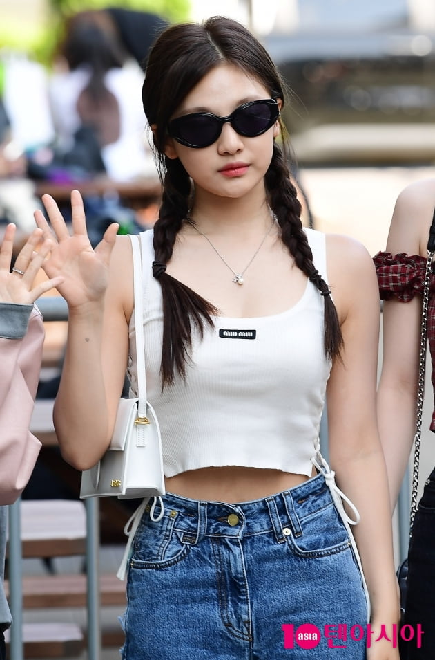 [TEN 포토] 에스파 닝닝 '청바지+흰티만 입어도 빛나'