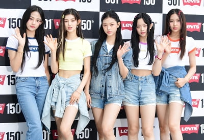 [TEN 포토] 뉴진스 '청순미 뿌리는 인사'