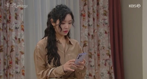 [종합] 백진희, 안재현 마음 눈치챘다 "나 좋아해요?"…차주영, 폰 훔쳐 문자 확인 ('진짜가')