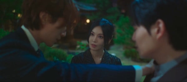 [종합] 행방불명된 김소연, 이동욱·류경수 드라마 촬영장에 소환 ('구미호뎐1938')