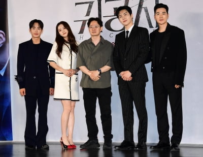 [TEN포토] 강태주-고아라-박훈정 감독-김선호-김강우 '귀공자 기대해주세요'