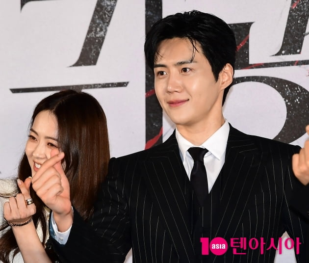 [TEN포토] 김선호 '하트 날리는 훈남'
