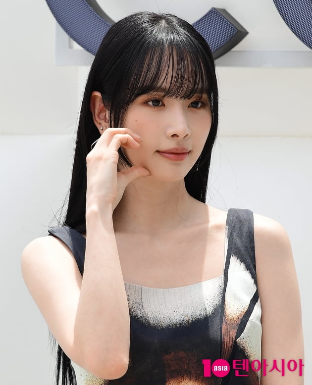 [TEN 포토] 우주소녀 설아 '인형의 하트'
