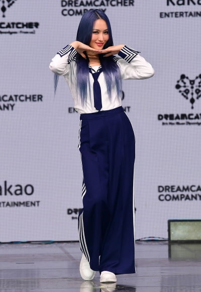 [TEN 포토] 드림캐쳐 시연 '여유 넘치는 메인보컬'