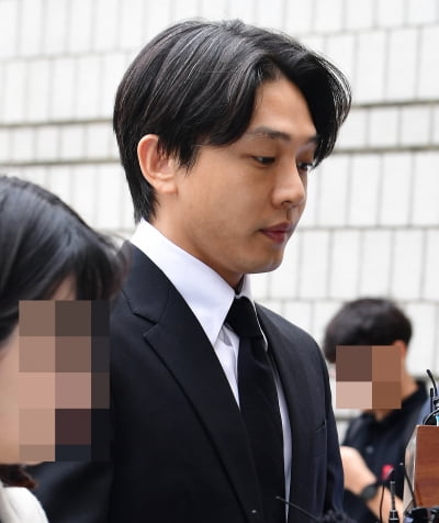 [종합] 유아인·작가 최씨, 구속 영장 기각→즉시 석방 "증거 인멸 단정짓기 어려워"
