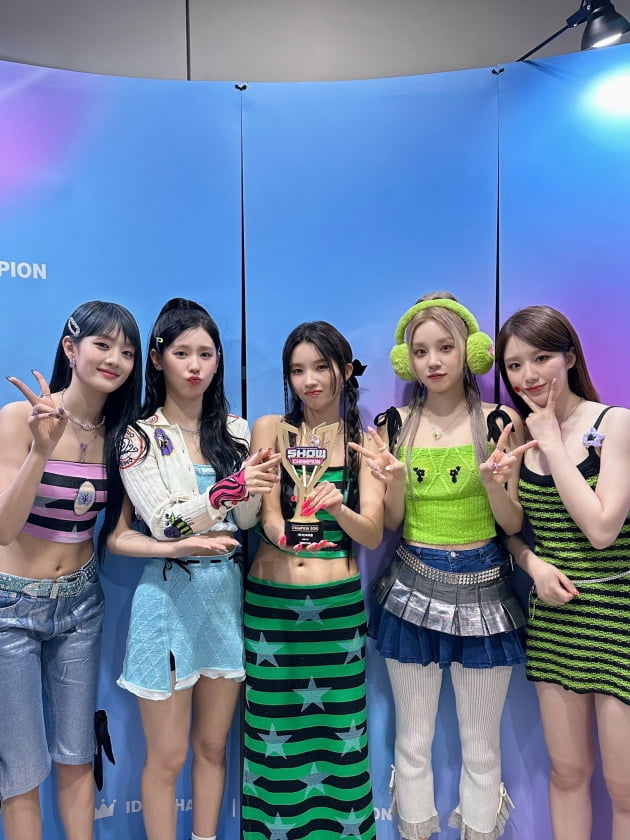 (여자)아이들, '쇼! 챔피언'에서 신곡 '퀸카 (Queencard)'로 1위 차지