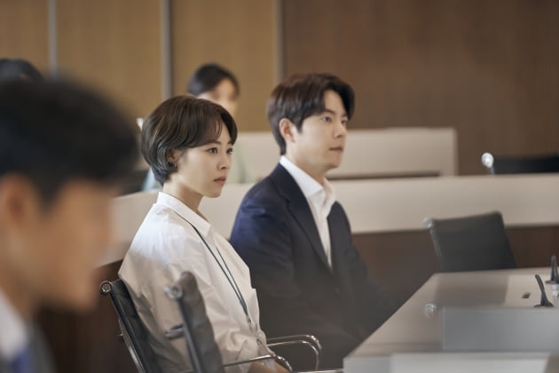 이연희, '채용비리 논란' 대기업에 공식 사과 받았다('레이스')
