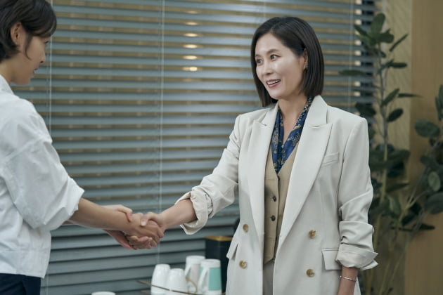 이연희, '채용비리 논란' 대기업에 공식 사과 받았다('레이스')