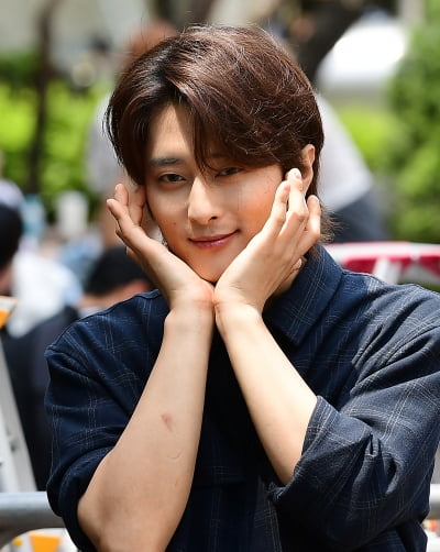 [TEN 포토] 카드 제이셉 '찬란한 비주얼'