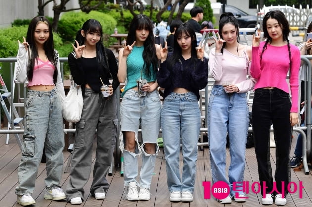 [TEN 포토] 시크릿넘버 '신나는 출근길'
