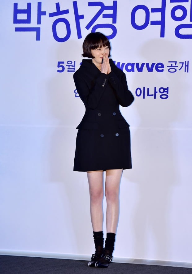 '이나영' 여전한 인형 비주얼, 알렉산더 맥퀸 미니 드레스 완벽 소화