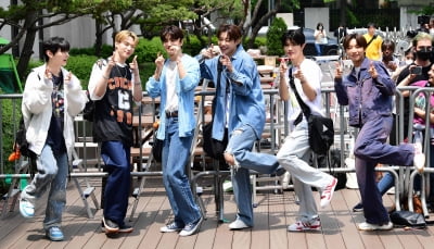 [TEN 포토] 블리처스 '신나는 마카레나'