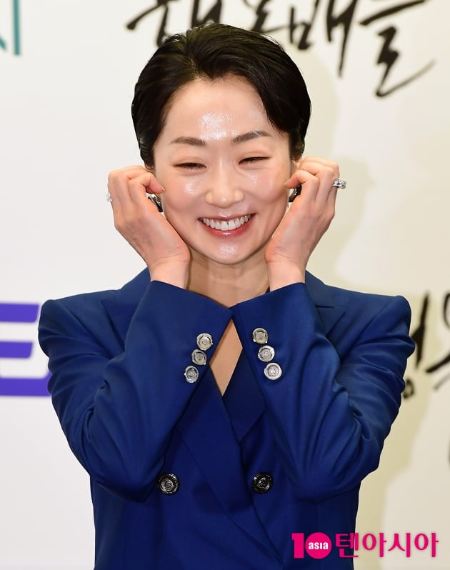 [TEN 포토] 우정원 '행복한 하트'