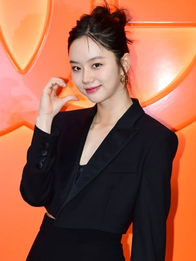 [TEN 포토] 혜리 '류준열에게 보내는 하트'