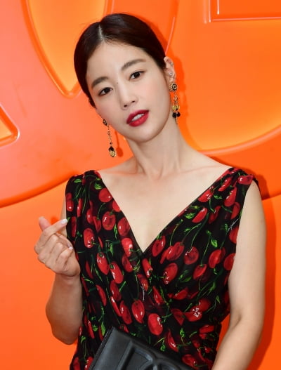 [TEN 포토] 기은세 '매력적인 하트'