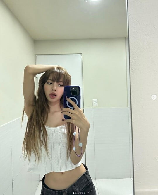 (사진=리사 SNS)