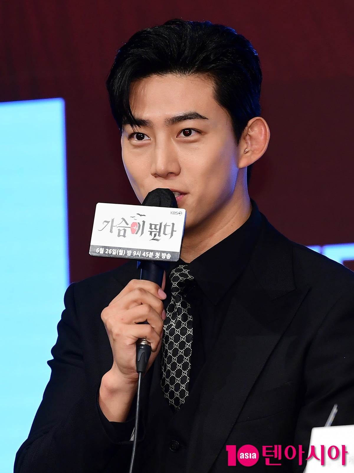 옥택연 “가슴이 뛴다=하트비트, 2PM처럼 많은 사랑 받길”