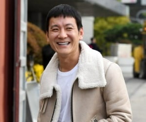 역시 5남매 아빠 클래스…정성호 "애 낳으면 아파트 준다고? 희생 가능한 환경 만들어야" [TEN이슈]