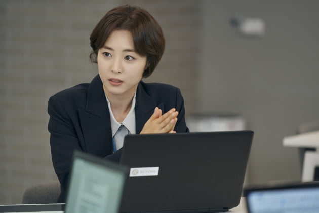 [종합] 이연희, CEO에게 데이트 신청받았다('레이스')