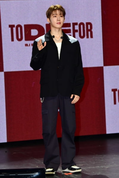 [TEN포토] 비아이 '4년만에 쇼케이스'