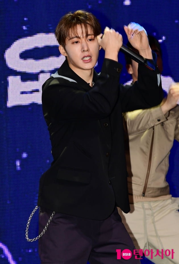 [TEN포토] 비아이 '15곡으로 꽉 채운 정규2집'