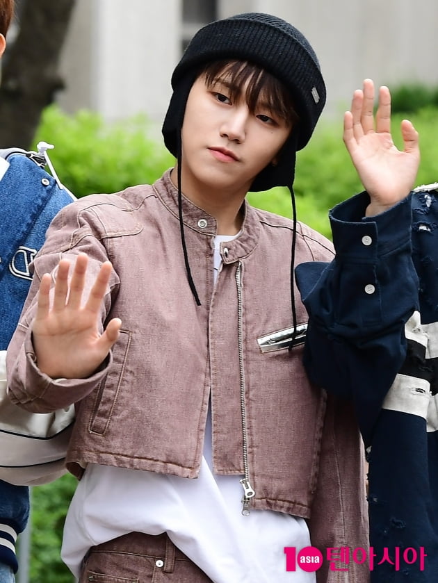 [TEN포토] 보이넥스트도어 리우 '비니로 멋낸 패션'