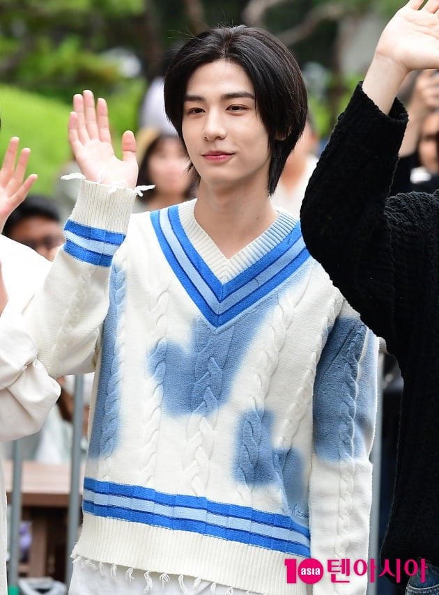 [TEN포토] 보이넥스트도어 이한 '사슴 눈망울'