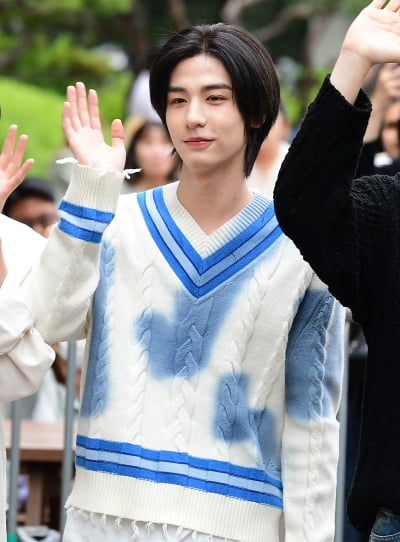 [TEN포토] 보이넥스트도어 이한 '사슴 눈망울'