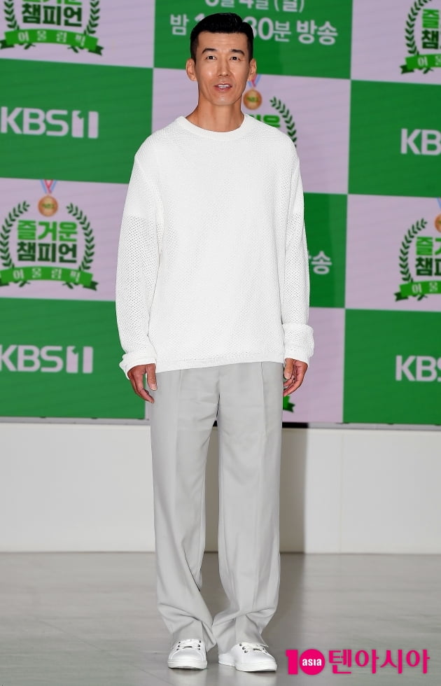 [TEN포토] 션 '단거리는 힘들었다'