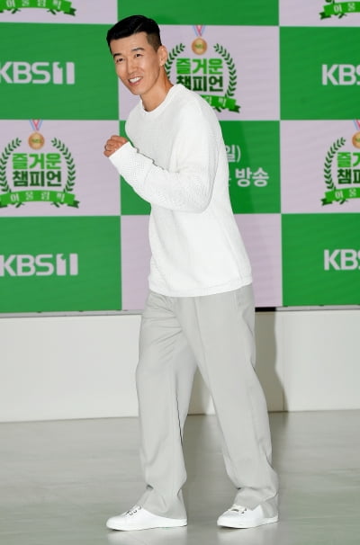 [TEN포토] 션 '이번에는 단거리 계주'