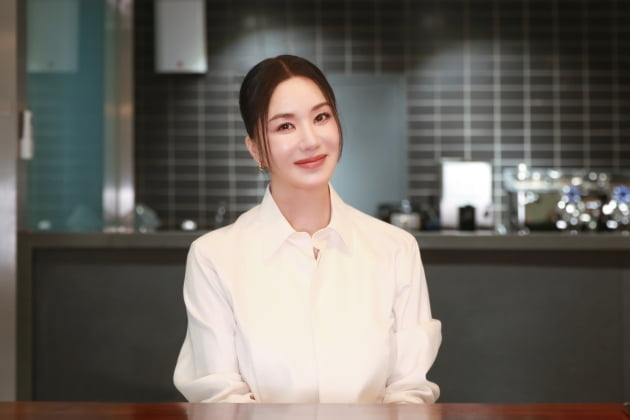 엄정화 "갑상샘압 수술 후 힘든 시간 겪어, 모든 시간 감사하게 느껴지더라" [인터뷰①]