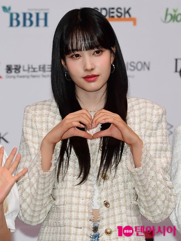 [TEN포토] 스테이씨 윤 '도자기 피부'