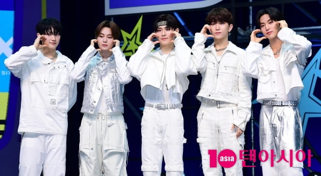더뉴식스 천준혁, 활동 중단→건강 회복에 전념…"멤버들 서로 버팀목 되기로"