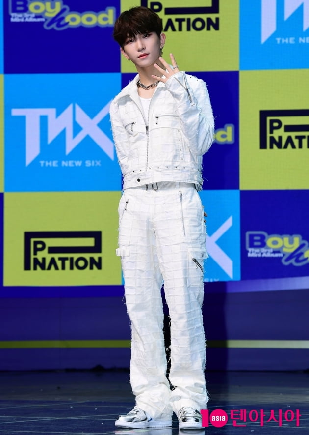 [TEN포토] 더뉴식스 오성준 '막내 귀여움'