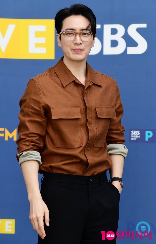 [TEN포토] 이준혁 '순정만화에서 그대로 나온 듯한 비주얼'