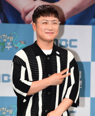 [TEN포토] 빠니보틀 '여유 넘치는 미소'
