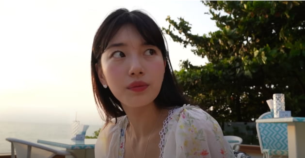 수지, 77만원 원피스로 태국을 빛내다…통통 튀는 상큼 토끼