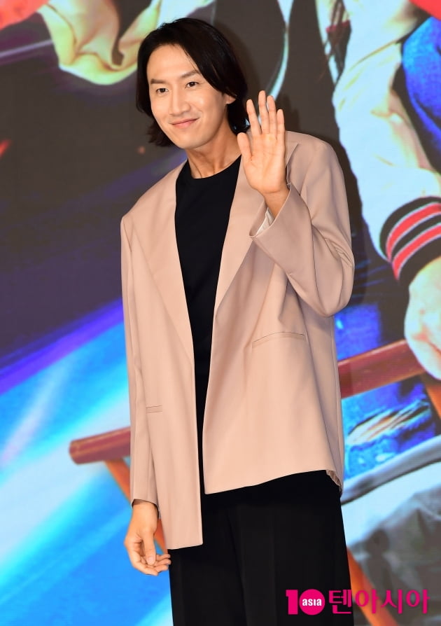 [TEN포토] 이광수 '스윗한 인사'