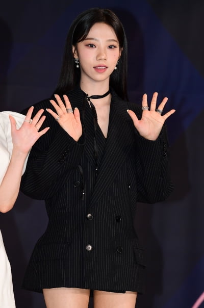 [TEN포토] 여름 '해맑은 인사'