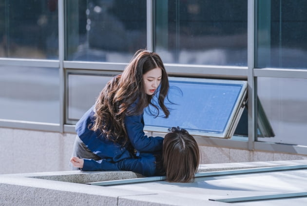 '더 글로리' 연진이가 생각나네…꼬부기 예리의 변신('청담국제고등학교')