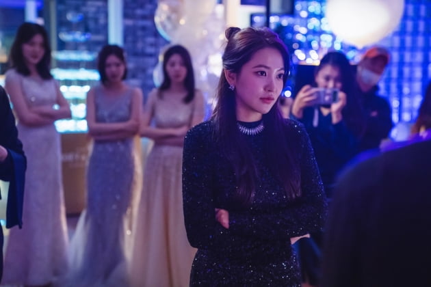 '더 글로리' 연진이가 생각나네…꼬부기 예리의 변신('청담국제고등학교')