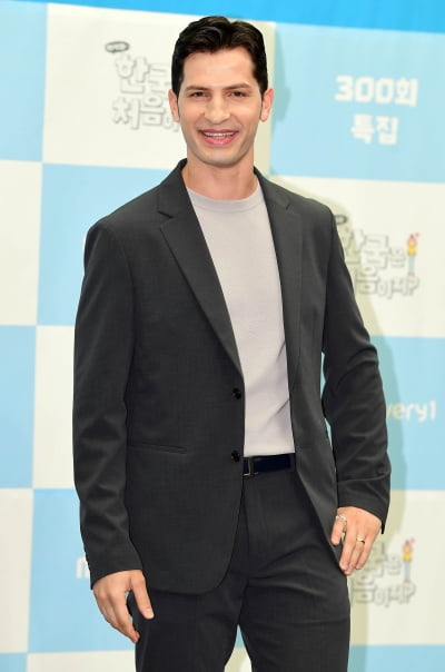 [TEN포토] 알베르토 '300회 되서 기뻐요'